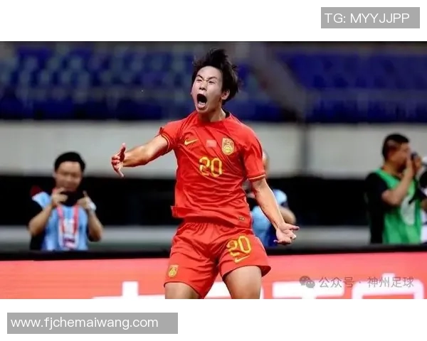居姓足球球星逆袭成长之路从无名小将到国际赛场闪耀新星